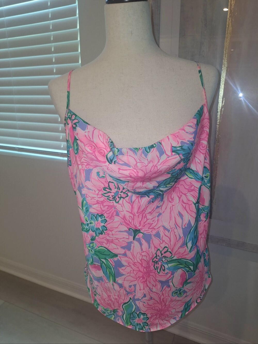 Lilly Pulitzer-- Floral Shell